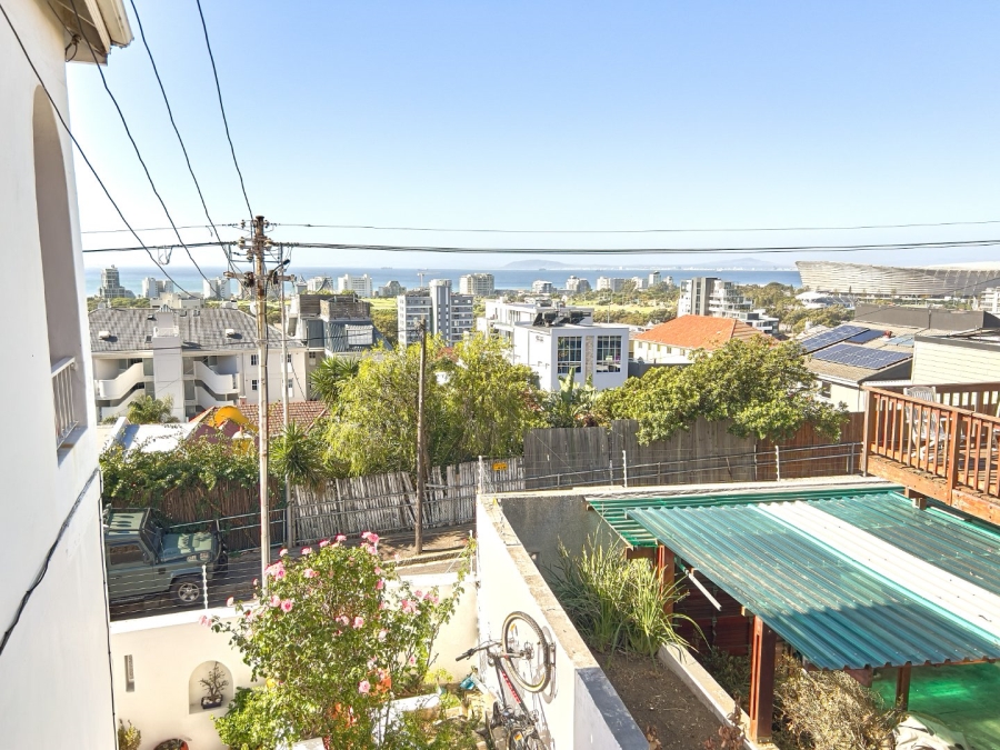 To Let 1 Bedroom Property for Rent in Green Point Western Cape